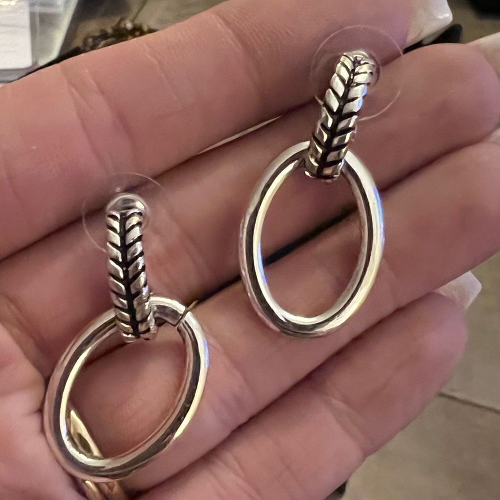 Designer Inspired Silver Tone Costume Jewelry Earrings - Picture 7 of 10